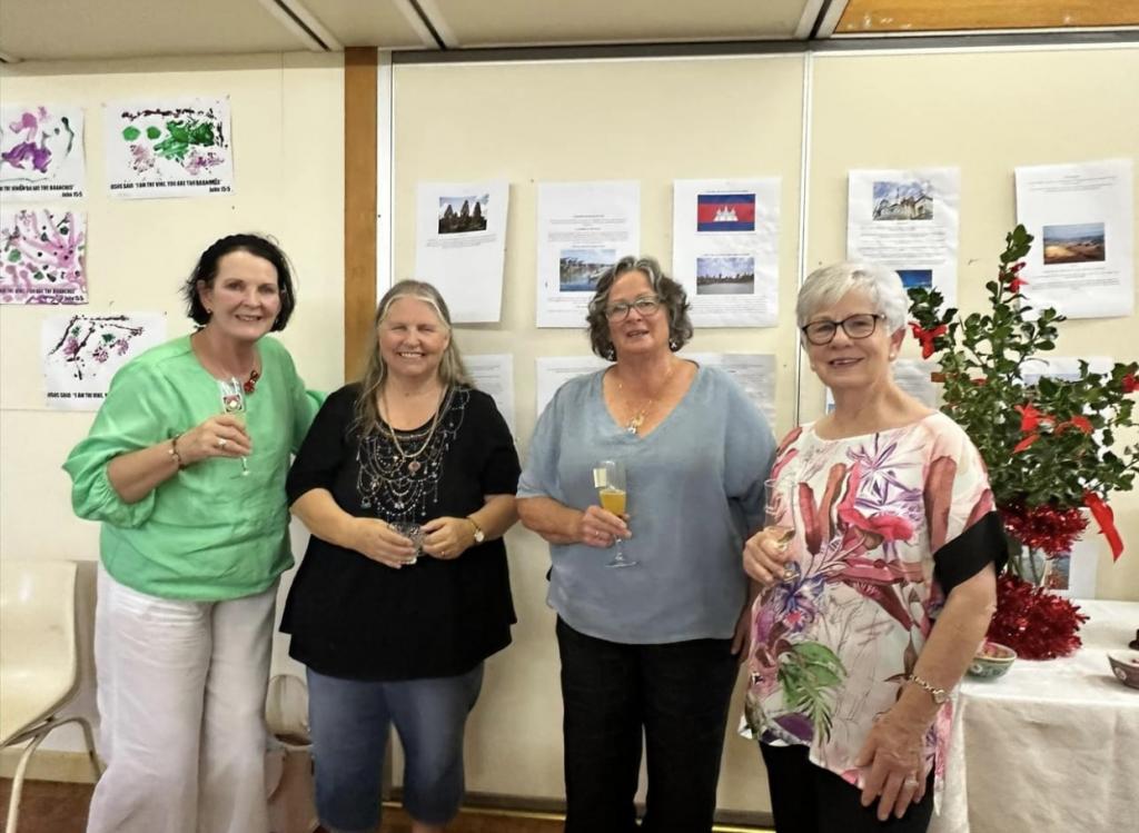 Lee, Robyn, Wendy and Dawn enjoying a wine